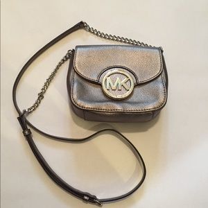 NWOT metallic gray Micheal Kors purse